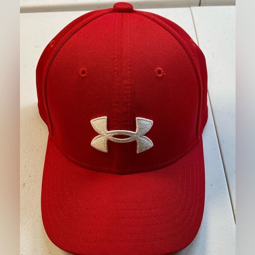 NWOT Under Armour Child Boys Red UA Logo Baseball Cap - Flex Fit Youth M/L - Picture 2 of 6